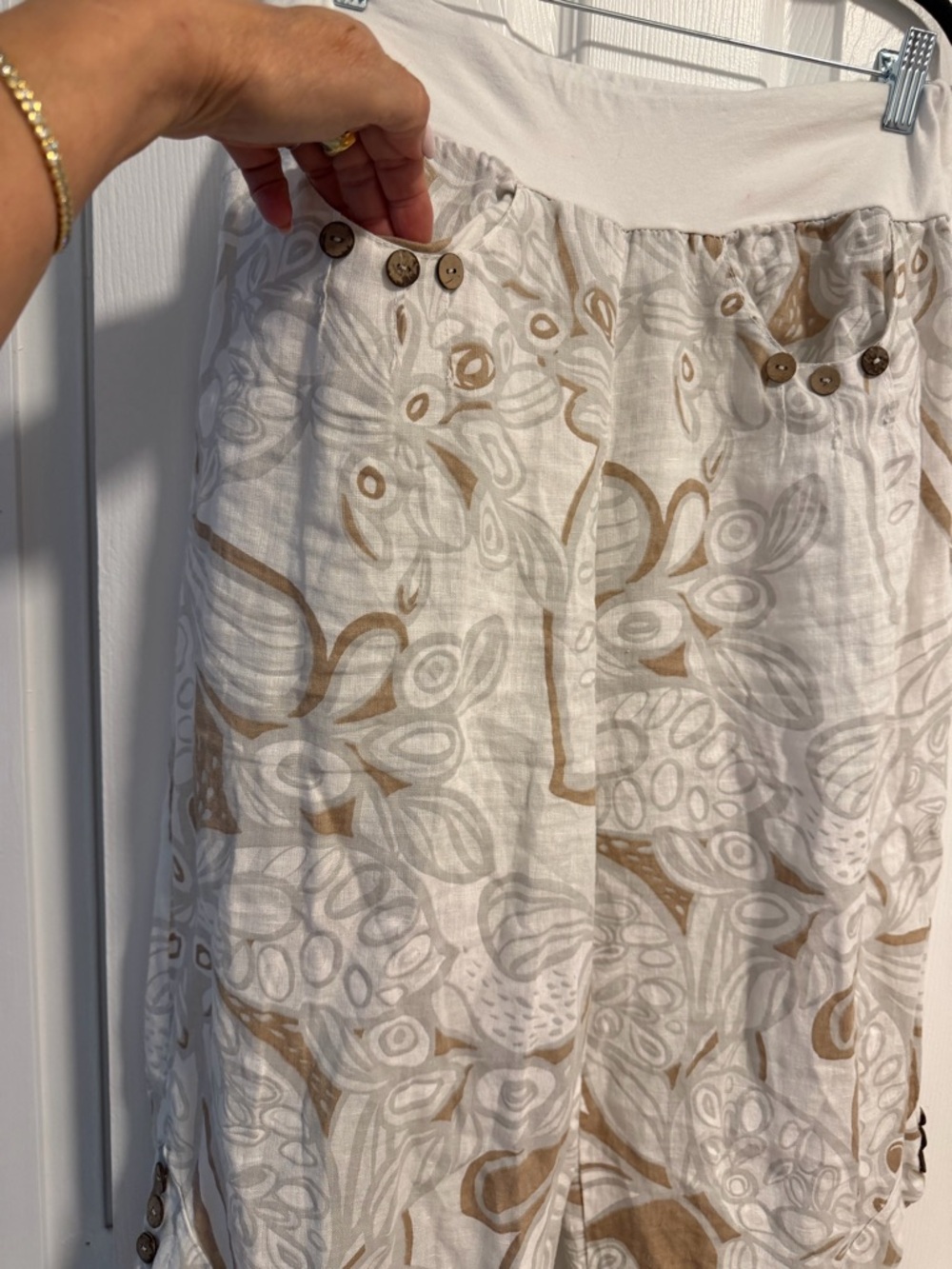 Made in Italy Linen Lightweight White & tan Printed Wide-Leg Pants in Large - Picture 5 of 14